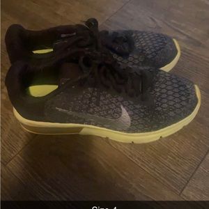 Nike tennis shoes